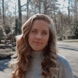 Meet your Posher, Olivia